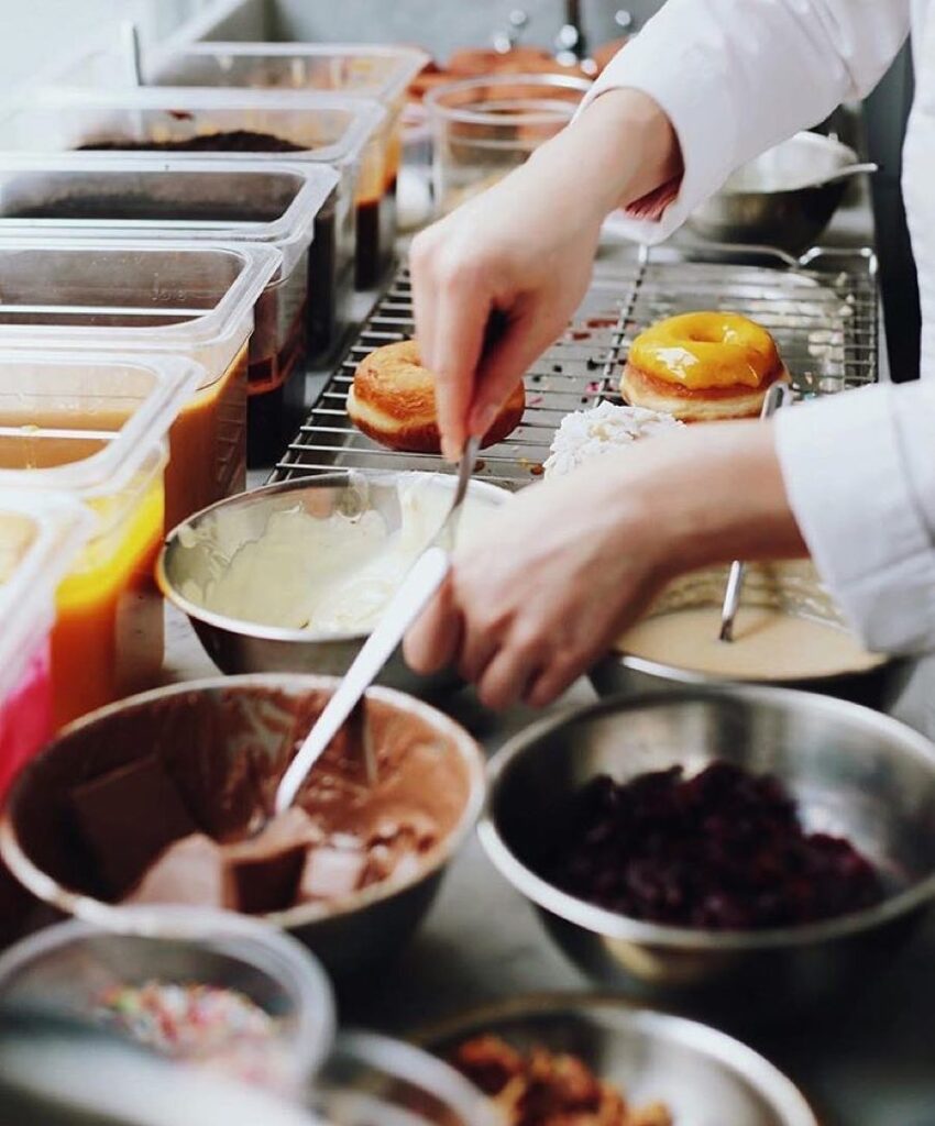 Nowy Jork, pączki i przyjaciółki – wywiad z założycielkami MOD Donuts