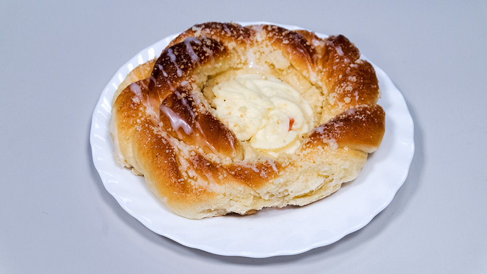 Klasyczna drożdżówka z serem