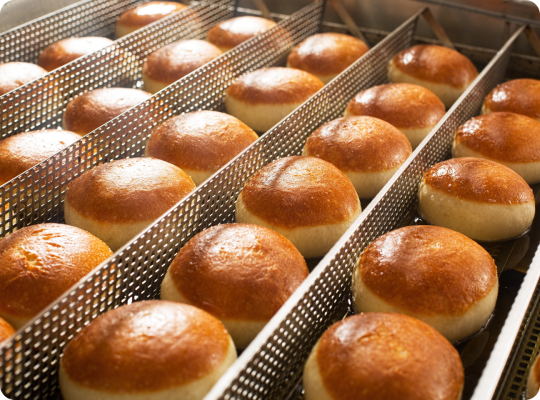 Pączki podczas procesu wypieku